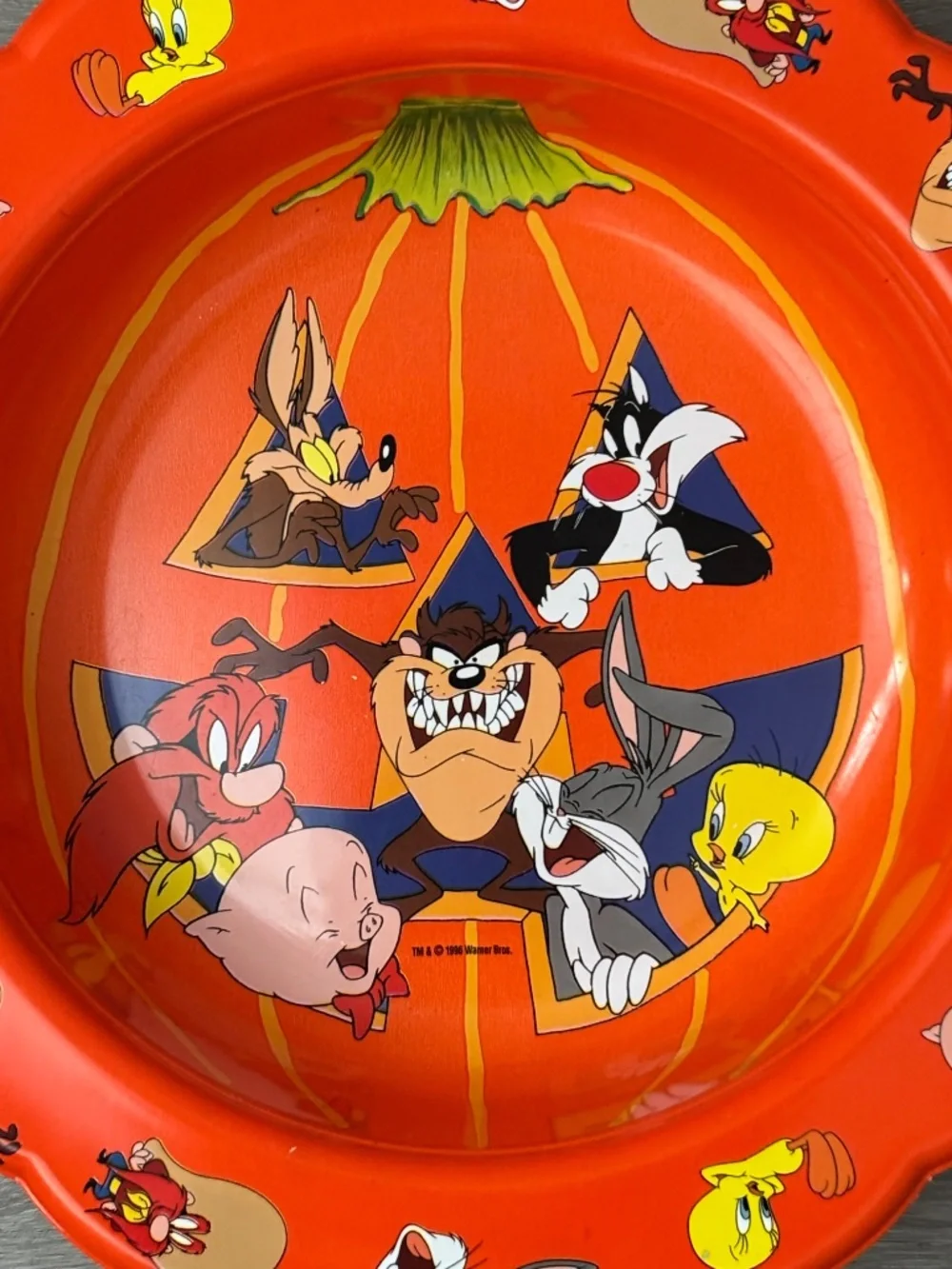 VINTAGE Warner Bros Looney Tunes Halloween Candy Bowl Dish BUGS TAZ TWEETY 1996